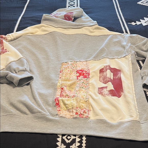 Oli & Hali Gray Textured Hoodie - Picture 5 of 5